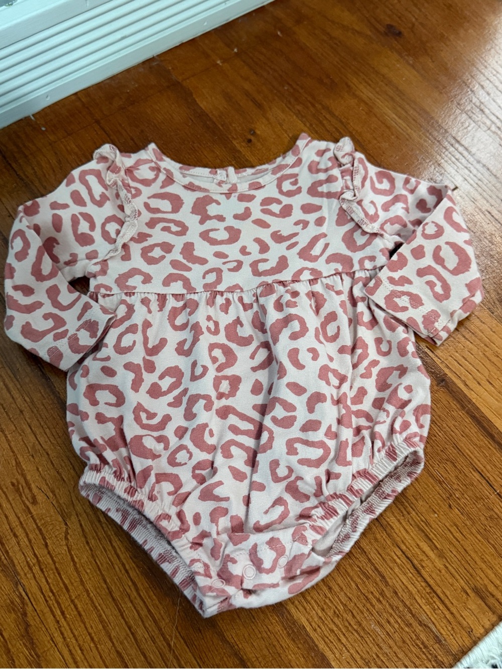 Old Navy Pink Leopard Print Bubble Romper Bodysuit 0-3 Months Baby Girl